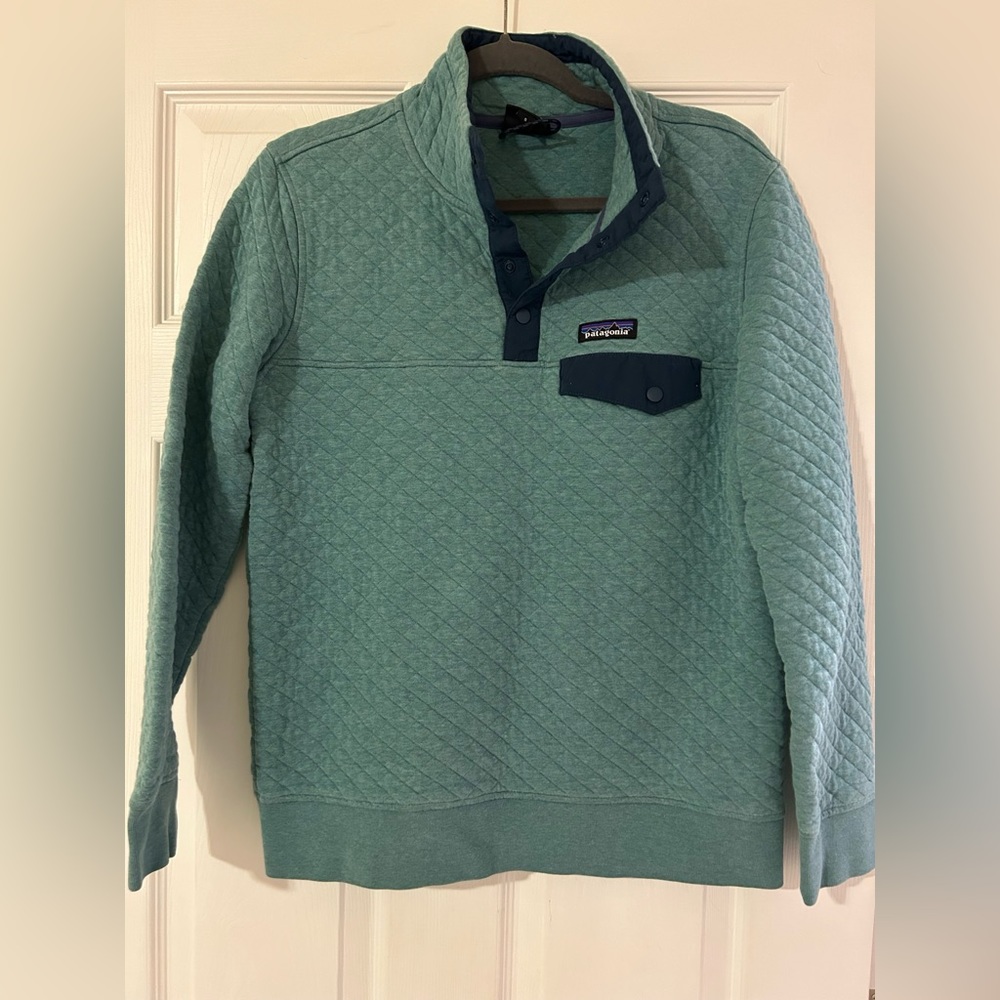 Women’s Patagonia snap sweater in teal